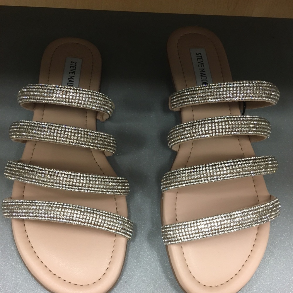 Beautiful Steve Madden triple strap rhinestone sandals - Picture 5 of 5